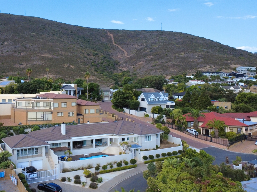 5 Bedroom Property for Sale in Plattekloof 2 Western Cape